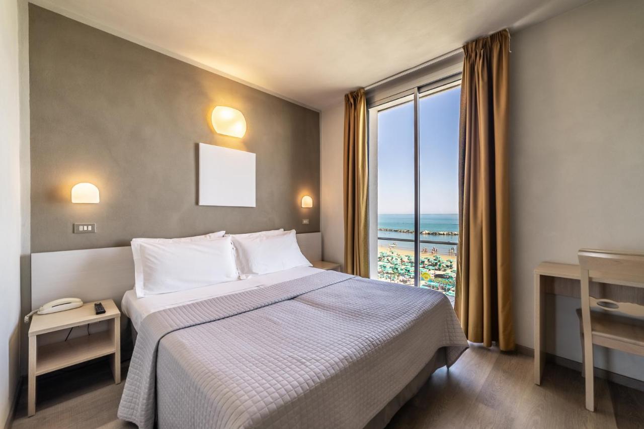 Hotel Columbia Bellaria-Igea Marina Exterior foto