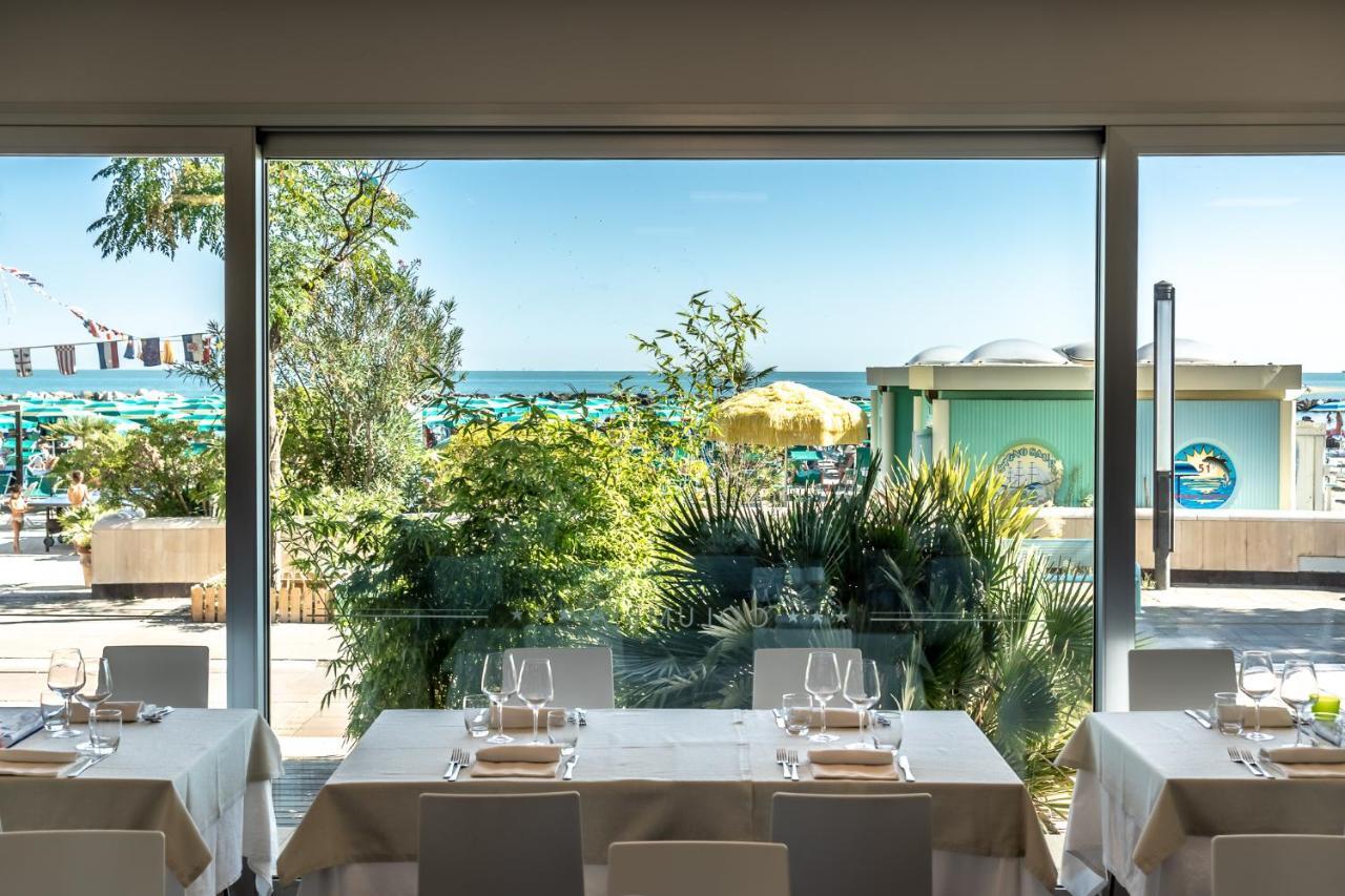 Hotel Columbia Bellaria-Igea Marina Exterior foto
